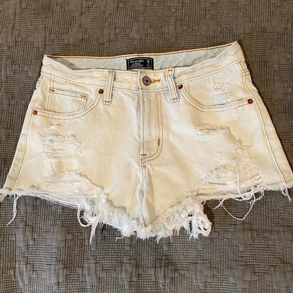 Like new- Abercrombie & Fitch jean shorts - Picture 1 of 3